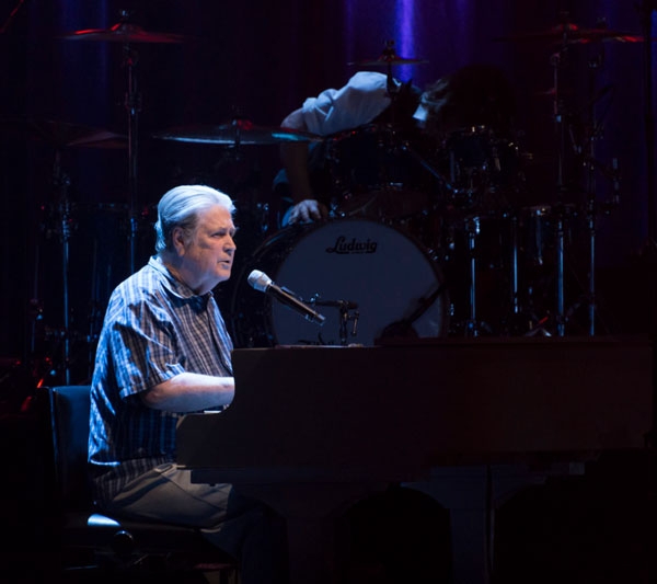 Photos & Review: Brian Wilson at the Fox Theatre