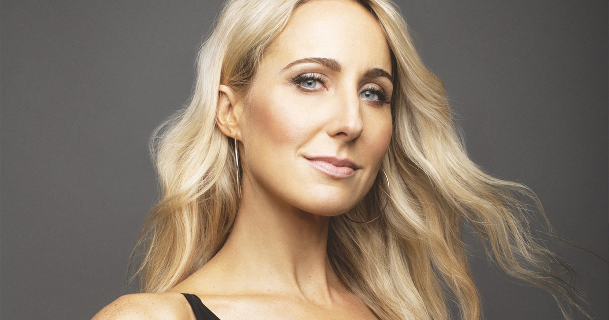 Nikki Glaser: The Stand-Up Who Never Sits Down