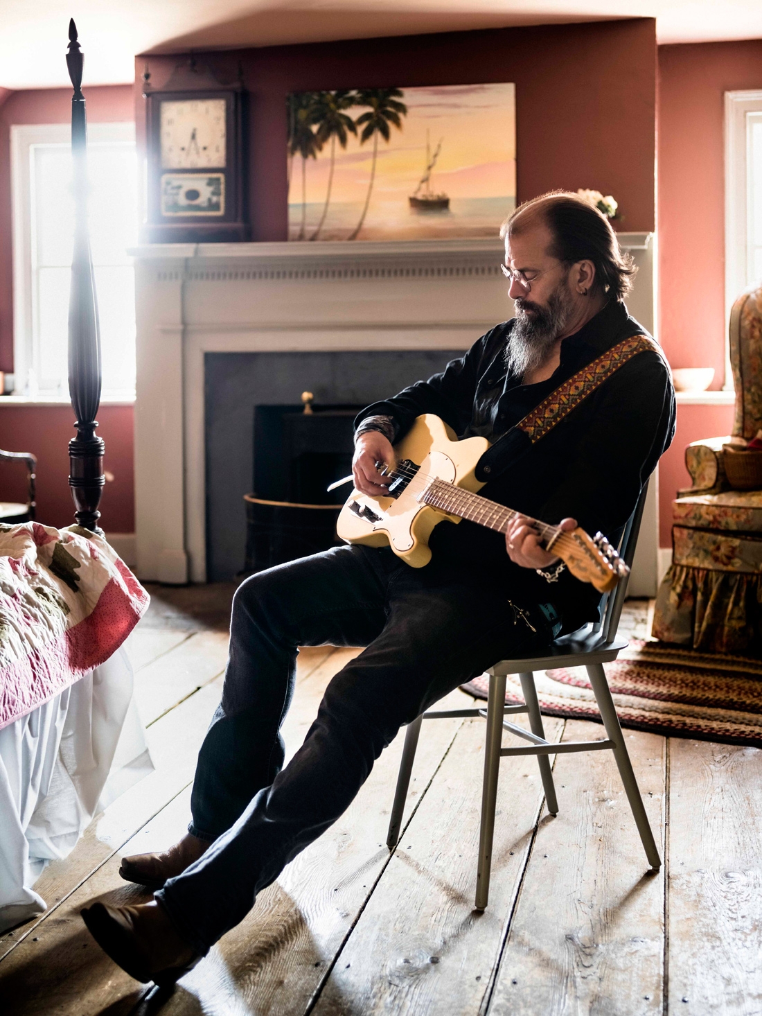 An Outlaw Comes Back To Country: Steve Earle talks guitars, Nashville and his audience