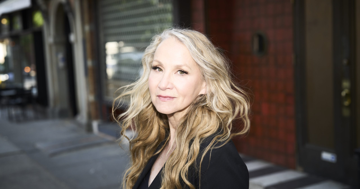 Songs That Won’t Let Go: Joan Osborne Brings Bob Dylan to New Generation