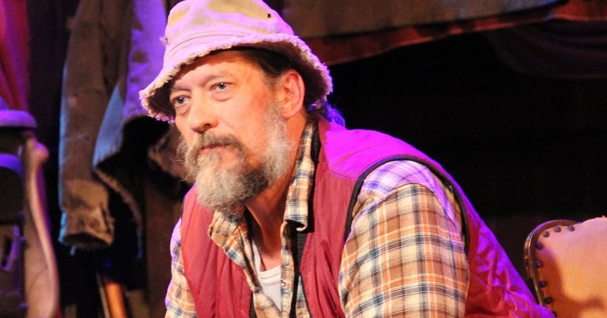 Review: 'Escanaba in Da Moonlight' Kicks Off Barn Theatre's Season with Loads of Laughs